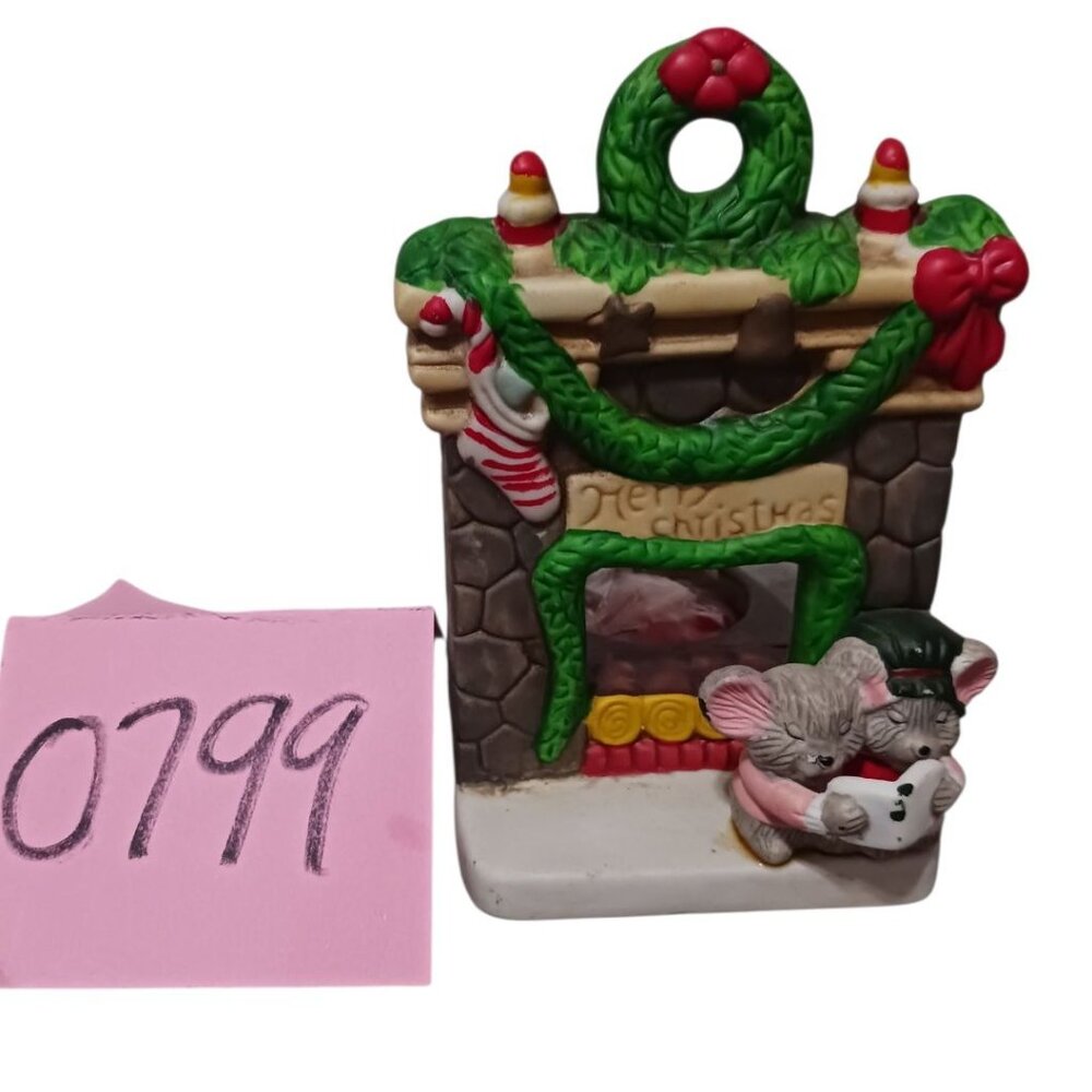 Dayton Hudson Vtg Christmas Mouse Figurine Decoration With Fireplace Scene - Picture 7 of 10
